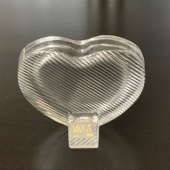 Heart Shaped Glass Frame - Mikasa Polished Portraits Collection - Picture 6 of 10